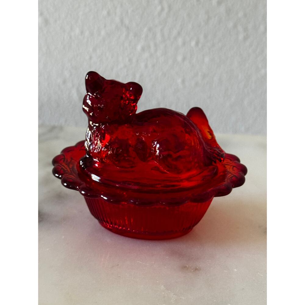 Mosser Glass Limited Edition Mini Cat on Nest - Picture 5 of 12